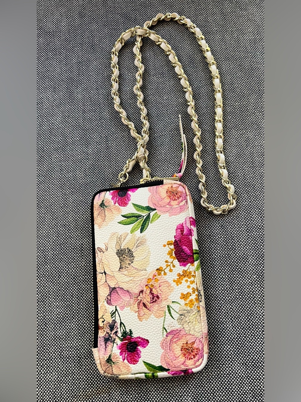 Bandolier Expanded Pouch - Picture 3 of 4